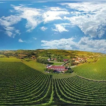 Stupnicki Dvori Winery Hotel Stupnik Brodski Exteriör bild