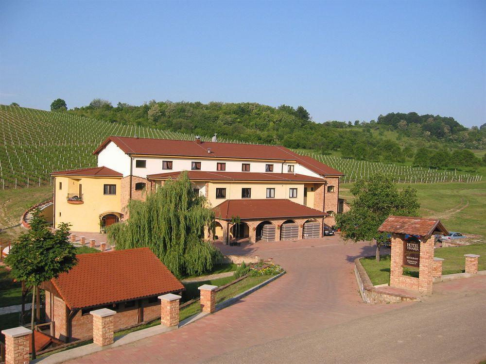 Stupnicki Dvori Winery Hotel Stupnik Brodski Exteriör bild