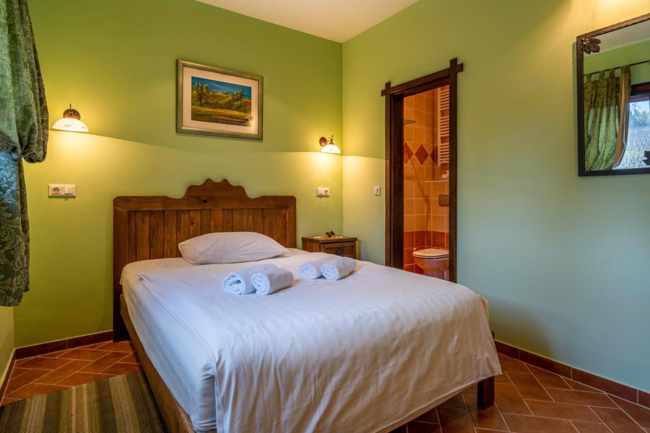 Stupnicki Dvori Winery Hotel Stupnik Brodski Exteriör bild