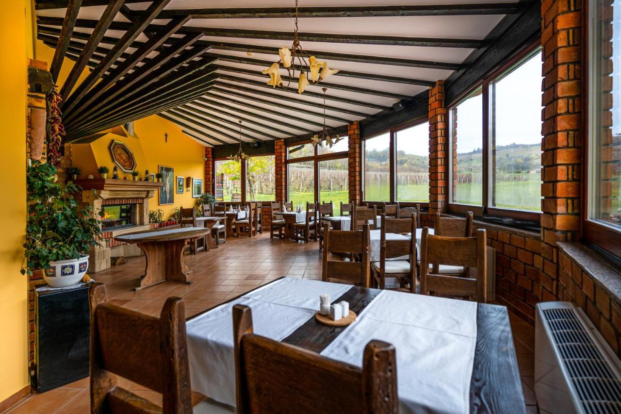 Stupnicki Dvori Winery Hotel Stupnik Brodski Exteriör bild