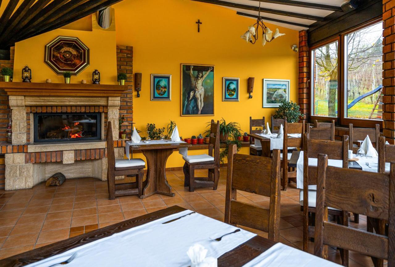 Stupnicki Dvori Winery Hotel Stupnik Brodski Exteriör bild
